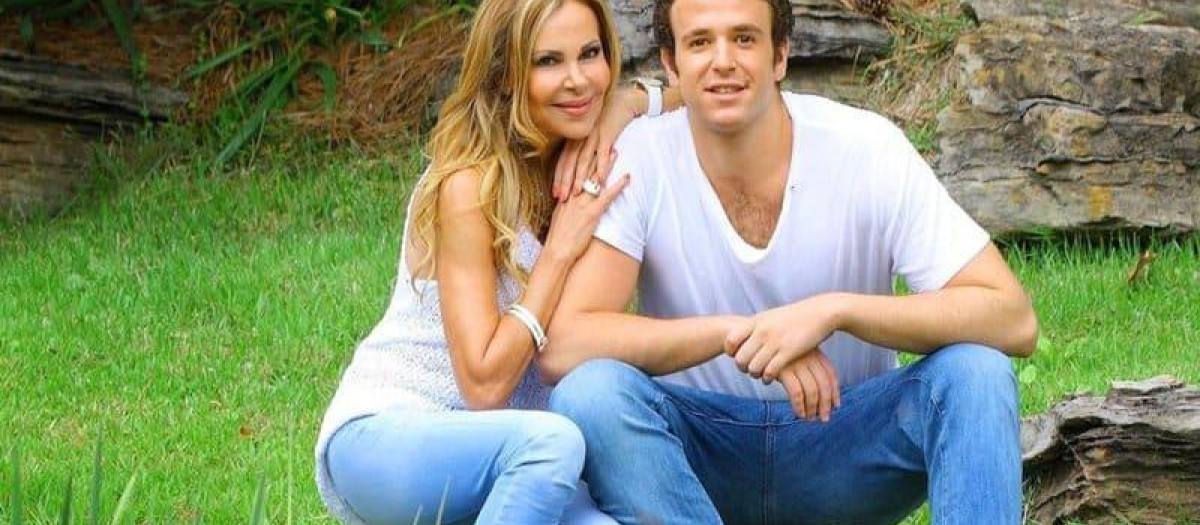 Madre e hijo, en una imagen que compartió Ana Obregón en Instagram