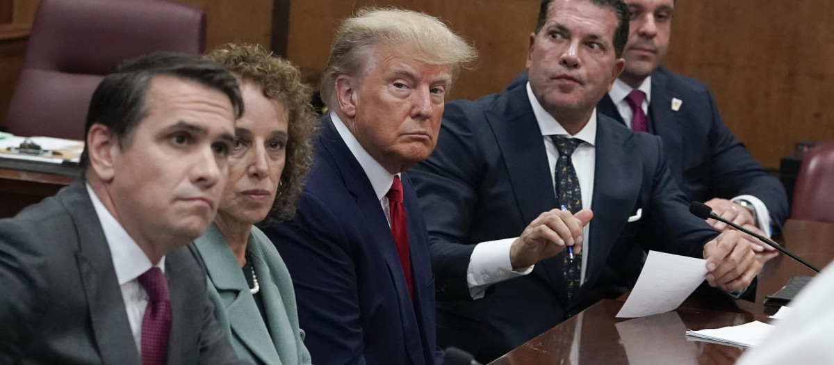Donald Trump dentro del juzgado de Nueva York