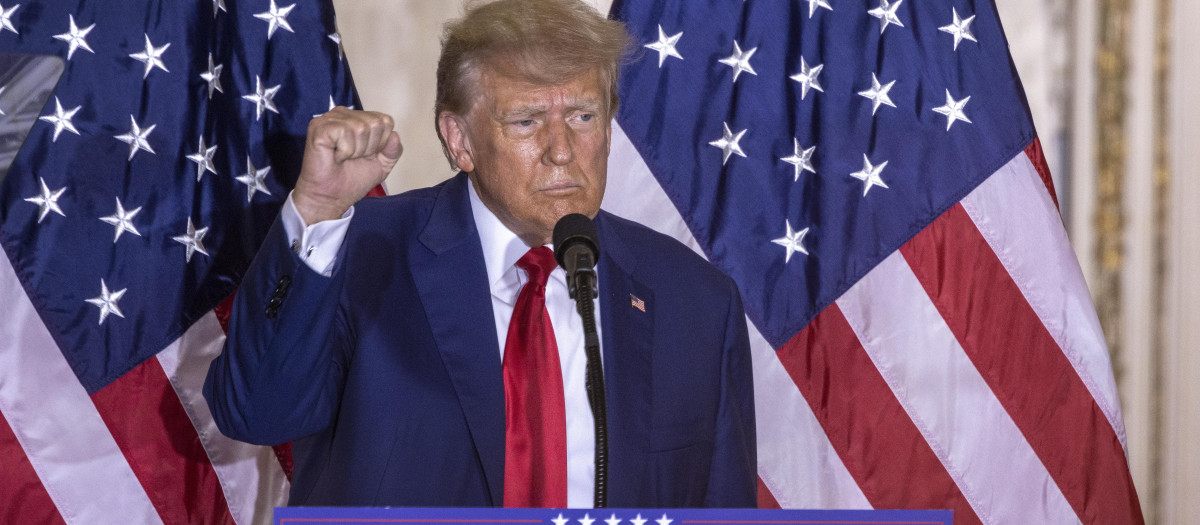 Former US President Donald J. Trump delivers remarks at his Mar-a-Lago resort in Palm Beach, Florida, USA, 04 April 2023. A Manhattan grand jury voted to indict former President Donald J. Trump, who turned himself in at the courthouse in New York and appeared before a judge to hear the charges against him. (Estados Unidos, Nueva York) EFE/EPA/CRISTOBAL HERRERA-ULASHKEVICH