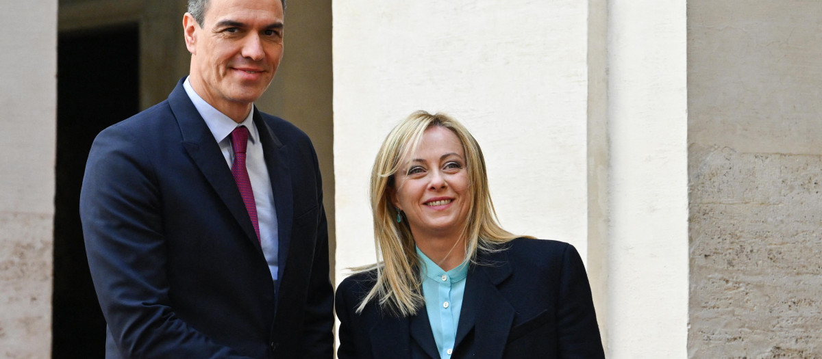 Pedro Sánchez y Giorgia Meloni durante su encuentro en Roma