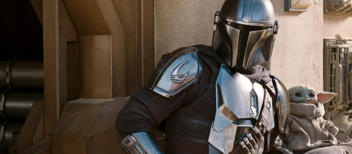 Escena de 'The Mandalorian' con sus dos protagonistas