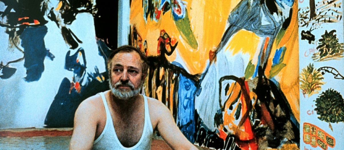 Asger Jorn en su estudio de Aarhus, Dinamarca