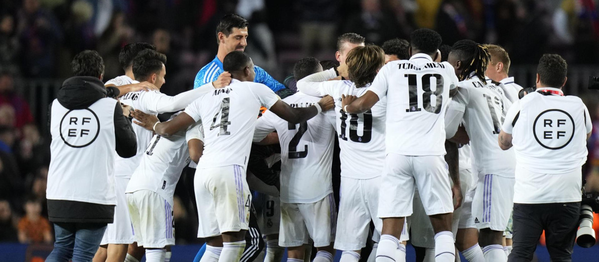 La celebración de los jugadores del Real Madrid tras pasar a la final de Copa