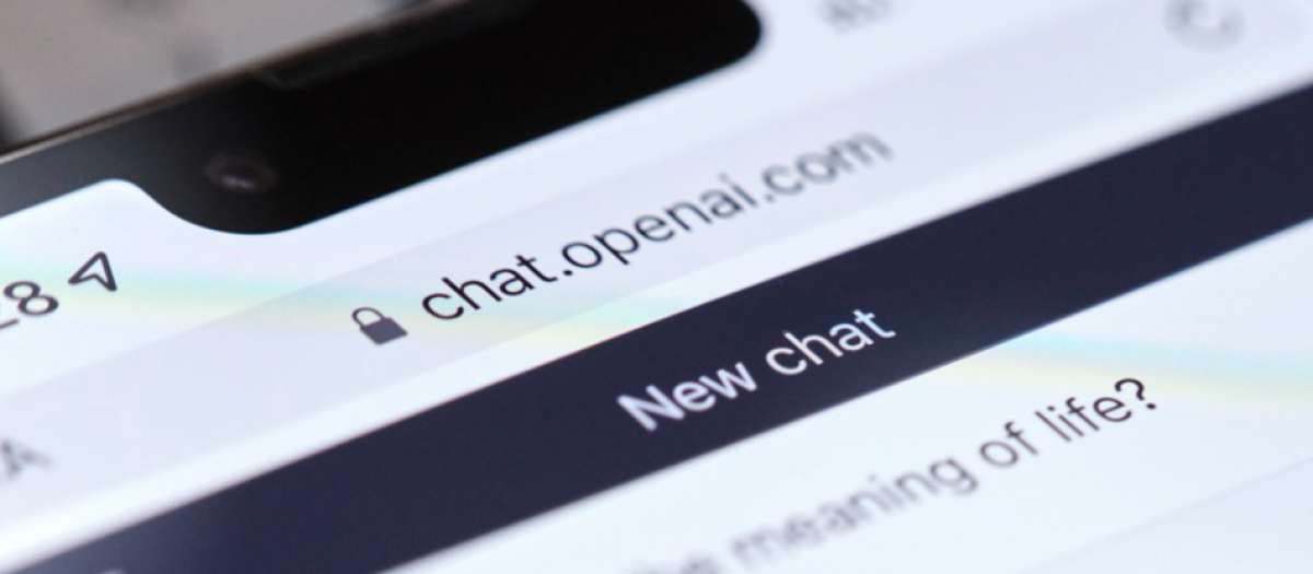 Imagen de ChatGPT en un teléfono