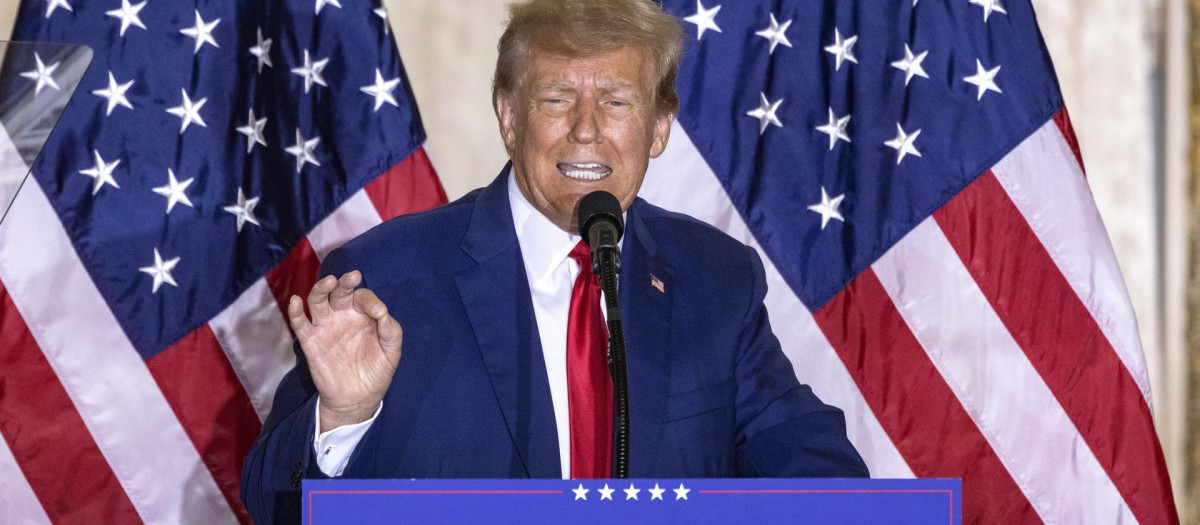 El expresidente estadounidense Donald Trump pronuncia un discurso en su resort Mar-a-Lago