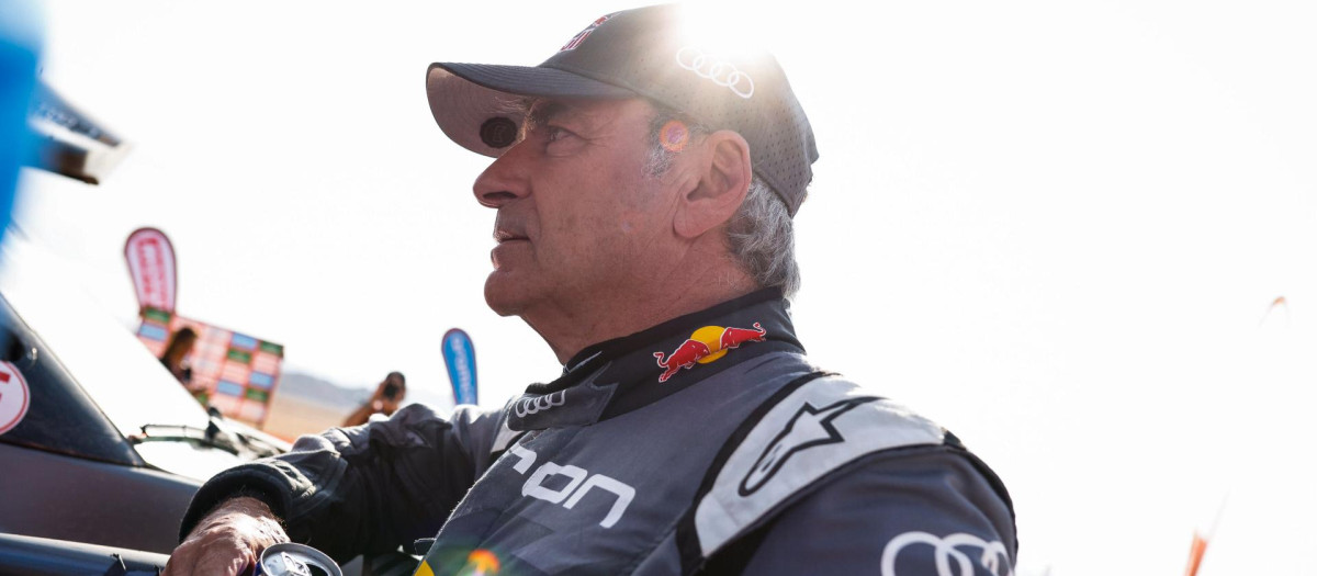 Carlos Sainz bajo el ardiente sol del pasado Dakar