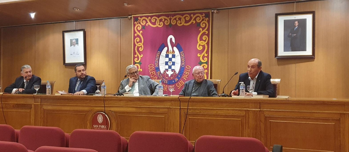 Presentación del libro 'Teatro Revolucionario. Historia del Teatro Español Universitario (TEU) en un Colegio Mayor'