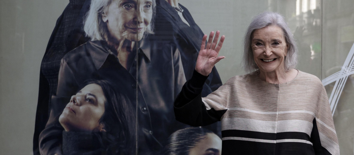 La actriz Núria Espert posa para los medios al presentar su última obra