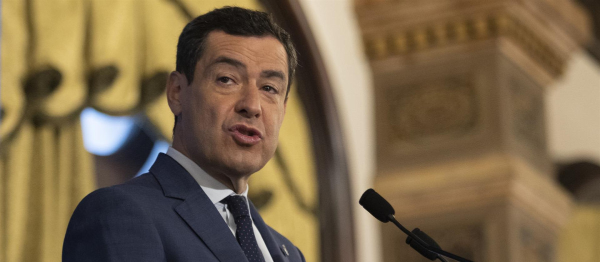 El presidente de la Junta de Andalucía, Juanma Moreno, este lunes en Sevilla