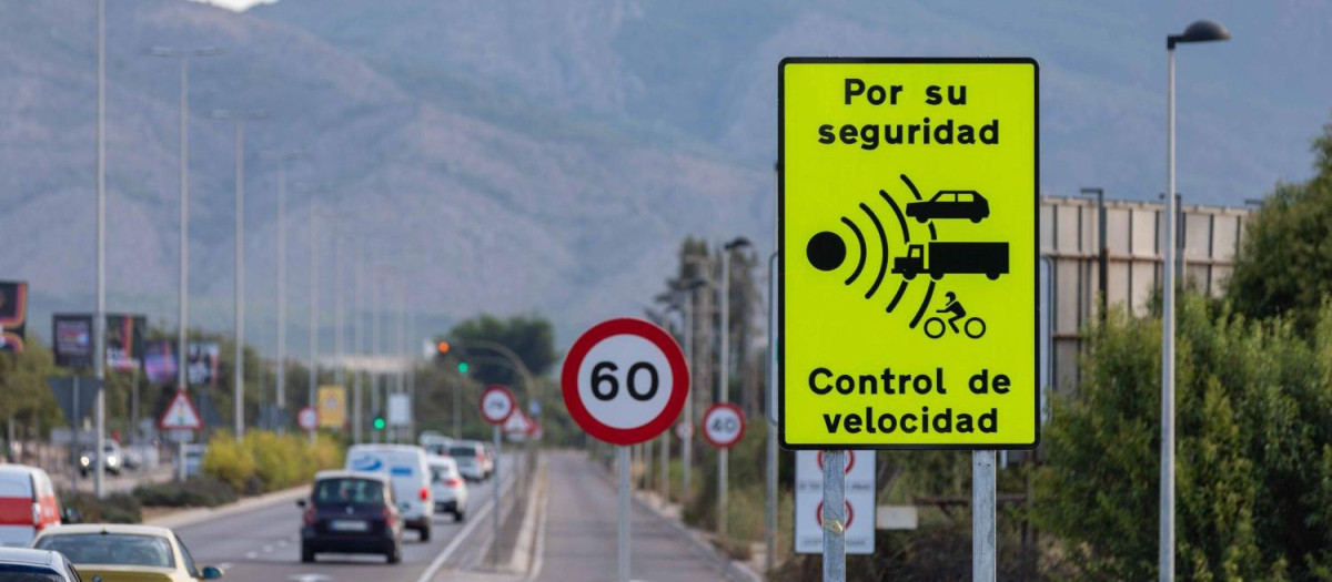 Señal que alerta de la presencia de un radar