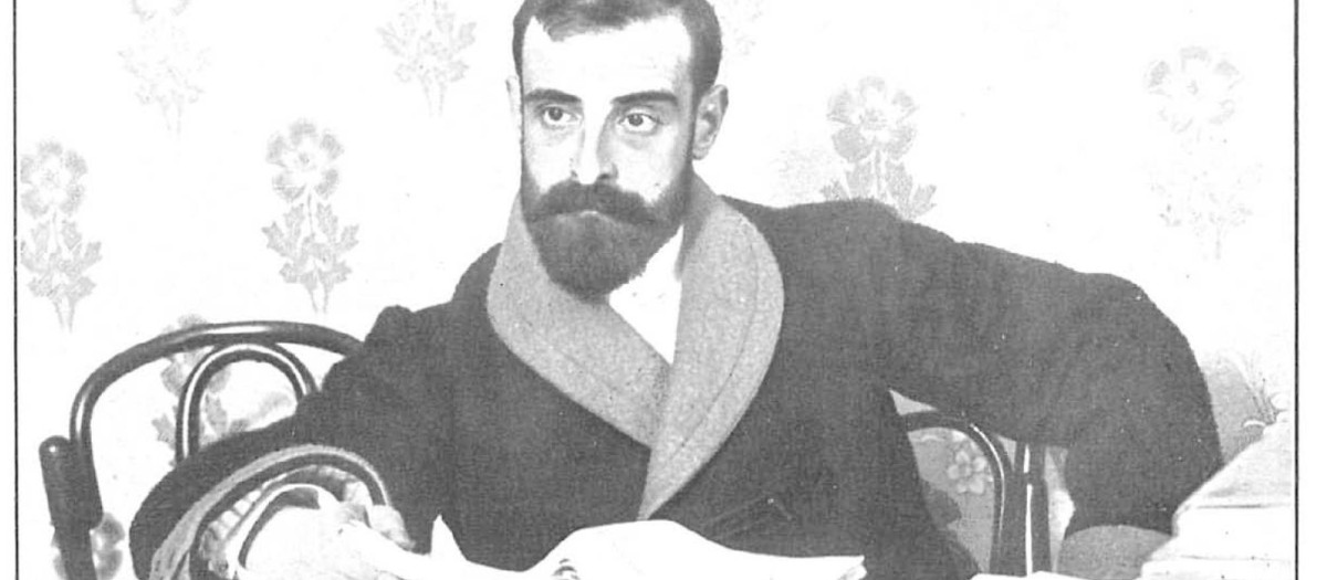 Francisco Cambó, preparando en el despacho