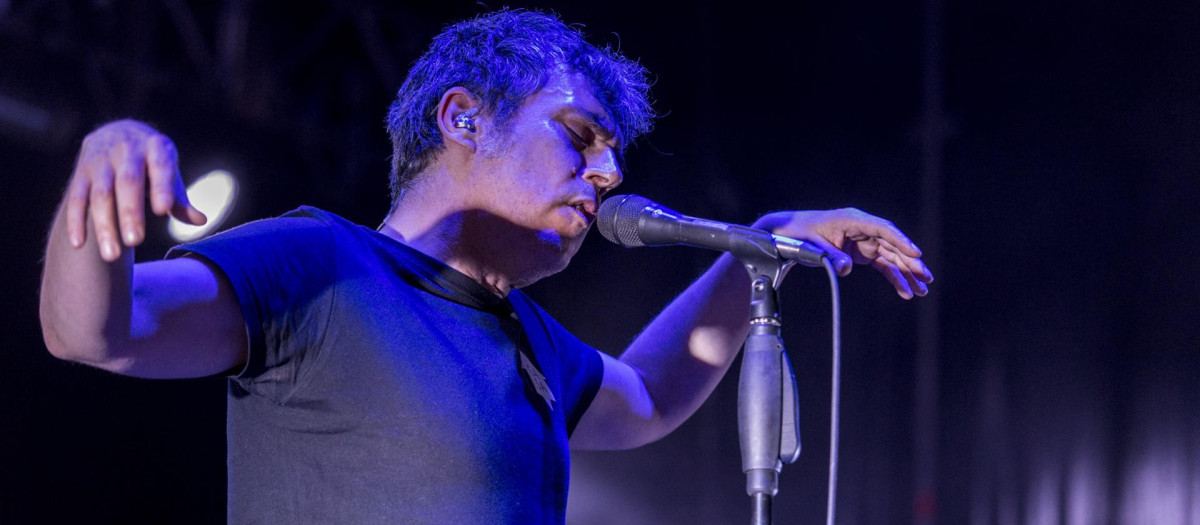 Iván Ferreiro durante una actuación