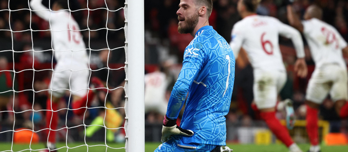 David de Gea se lamenta tras encajar uno de los tres goles que marcó el Sevilla