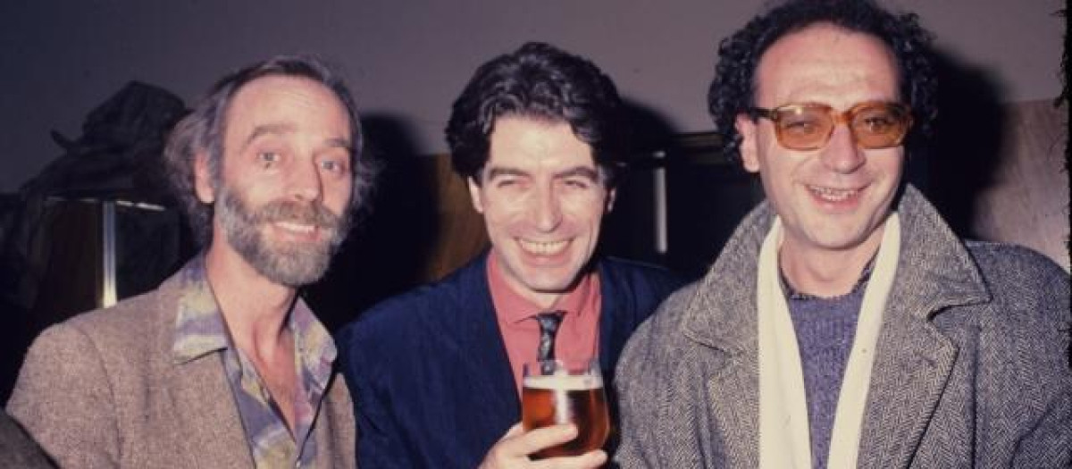 Javier Krahe, Joaquín Sabina y Ricardo Solfa, los tres compositores de la Mandrágora que actuaban en la sala Elígeme de Malasaña, Madrid, 1985