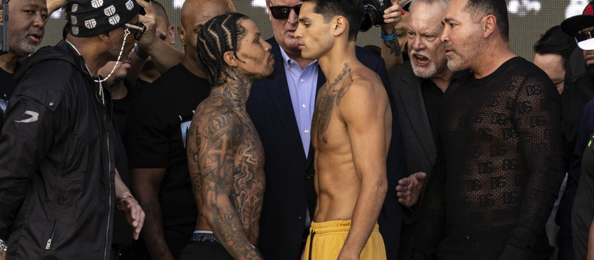Gervonta Davis (izquierda) y Ryan García, durante la ceremonia del pesaje