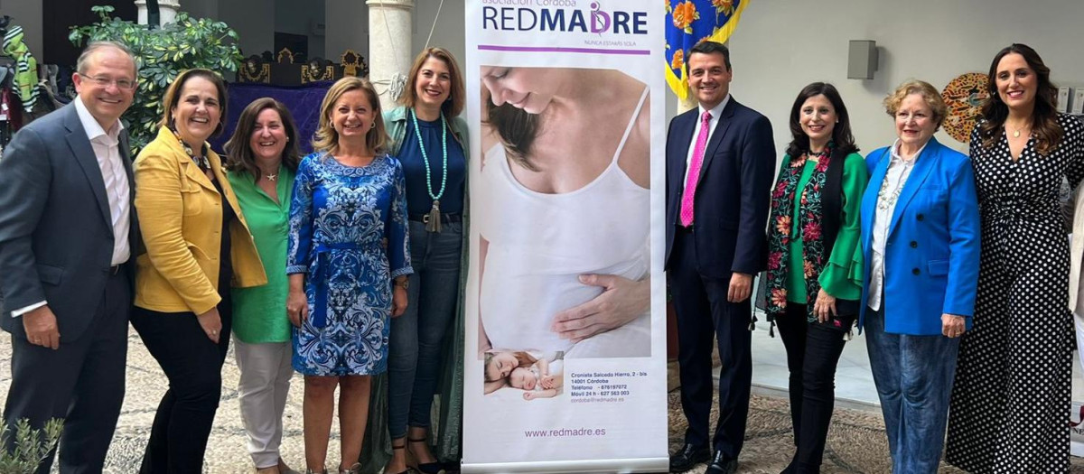 Inauguración del Mercadillo de Primavera de Redmadre