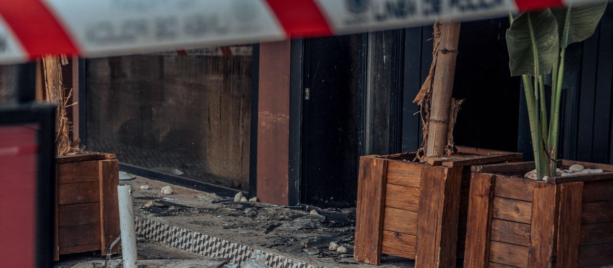 Restaurante 'Burro Canaglia Bar&Resto' precintado tras el incendio en el que dos personas perdieron la vida