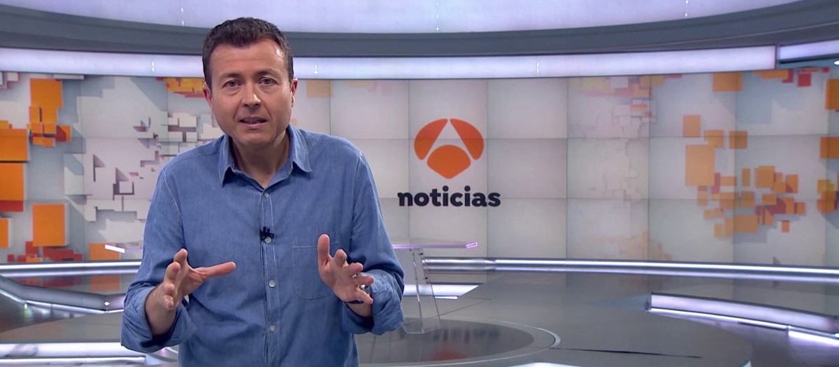 Manu Sánchez, presentador del informativo matinal de Antena 3 Noticias