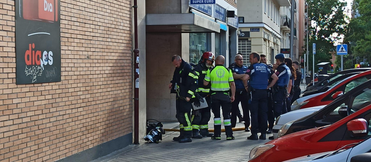 Un cazo provoca un incendio en la calle Juan Montalvo número 23 en Madrid