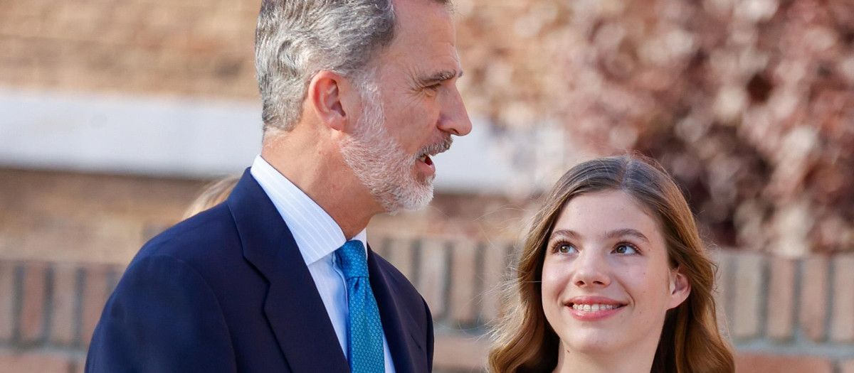El rey Felipe, junto a la Infanta Sofía, en una imagen del pasado mes de julio