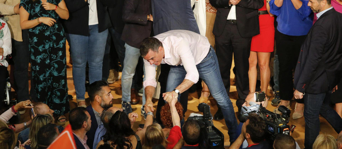 Pedro Sánchez en un acto de campaña del PSOE