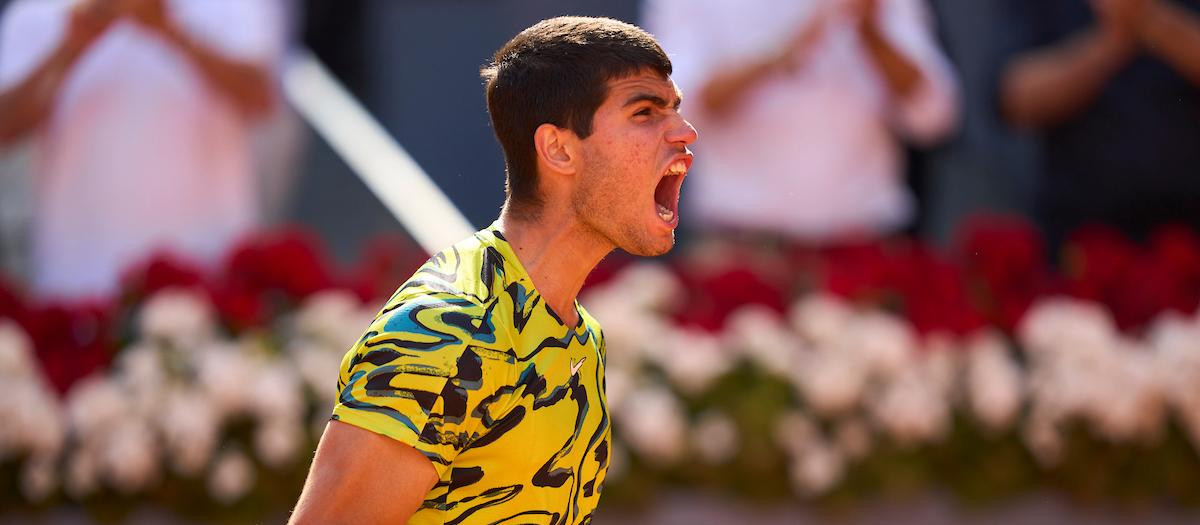 Carlos Alcaraz celebra el pase a la final del Mutua Madrid Open