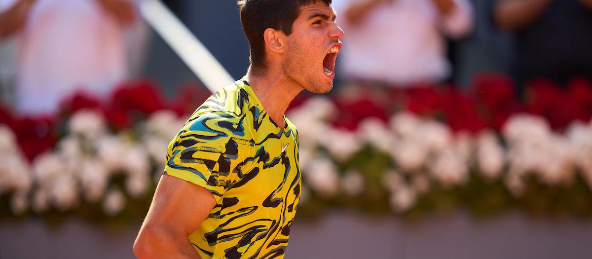 Carlos Alcaraz celebra el pase a la final del Mutua Madrid Open