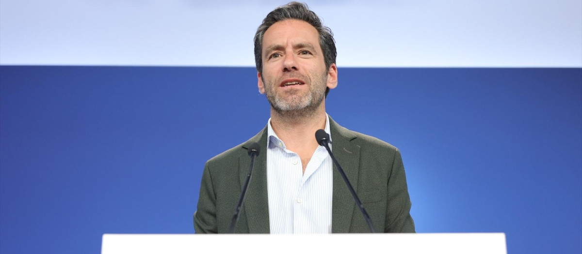 El portavoz de campaña del PP y vicesecretario de Cultura y Sociedad Abierta, Borja Sémper, ofrece una rueda de prensa posterior a la reunión del Comité de Dirección del Partido Popular, en la sede nacional del PP, a 8 de mayo de 2023, en Madrid (España). Durante la rueda de prensa, el portavoz ha abordado la medida del PSOE del anuncio de bonificación del 50% del Interrail por Europa para jóvenes de 18 a 30 años este verano, entre otras cuestiones.
08 MAYO 2023;MADRID;RUEDA DE PRENSA;PP
Jesús Hellín / Europa Press
08/5/2023