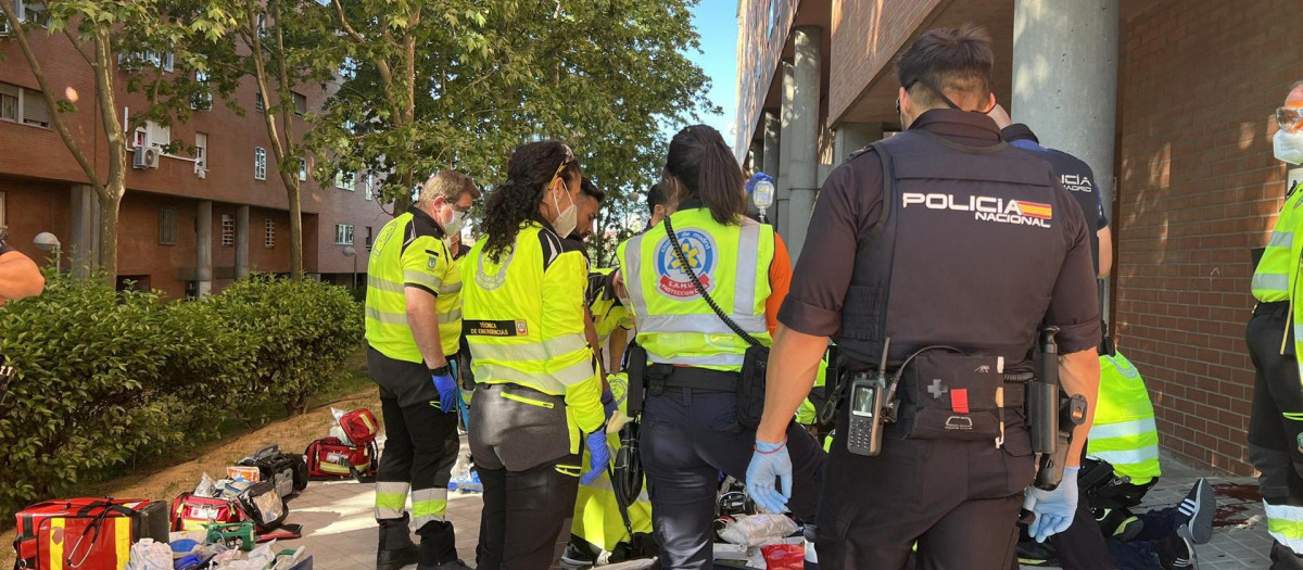 El Samur tuvo que atender a la mujer agredida por la okupa