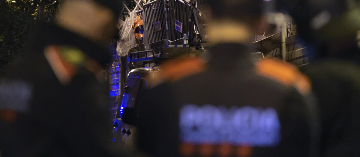 Varios Mossos d'Esquadra, en la plaza Bonanova, a 10 de mayo de 2023