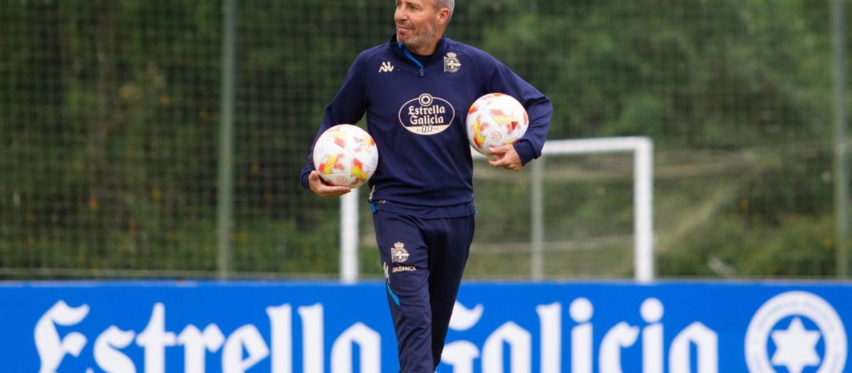 El Deportivo ha despedido a Óscar Cano, hasta ahora su entrenador
