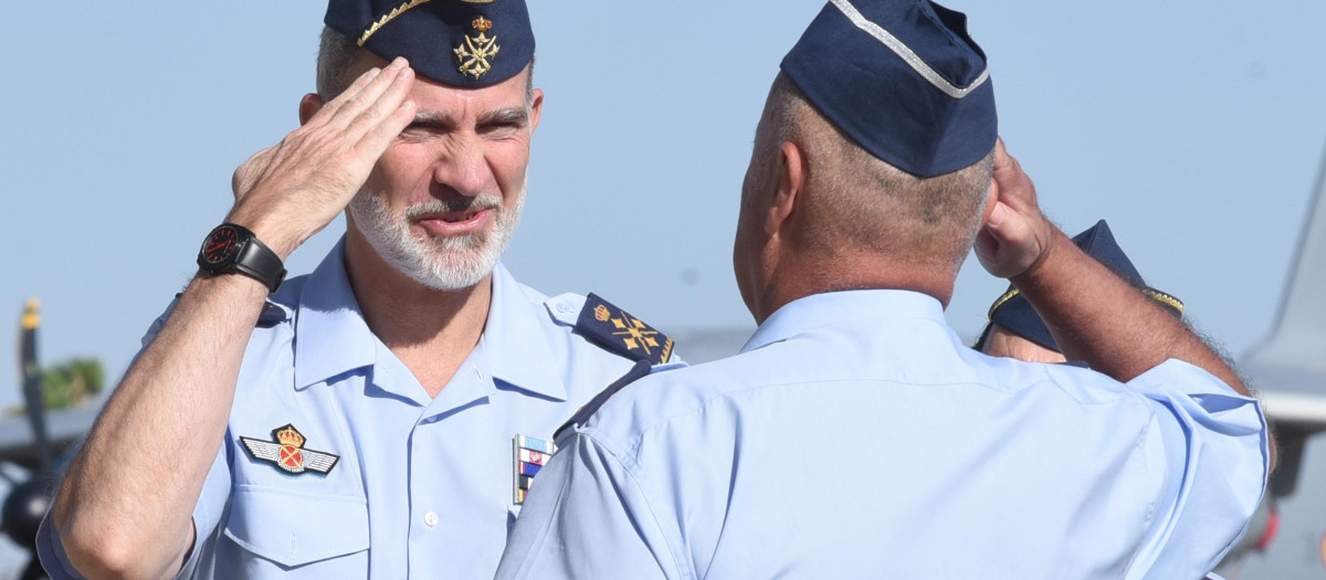 Spanish King Felipe VI during a visit to Maestranza Aerea de Sevilla (Maese) in Sevilla on Tuesday, 16 May 2023.