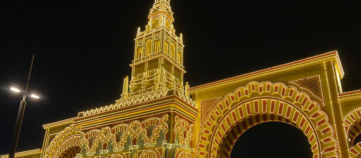 Portada de la Feria 2023 recién encendida