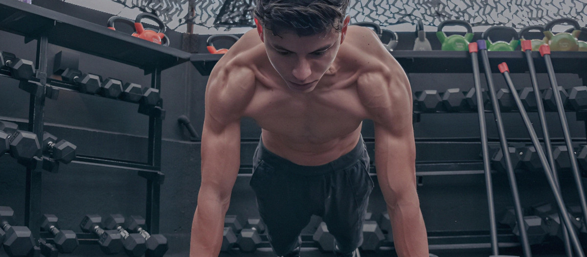 joven gimnasio