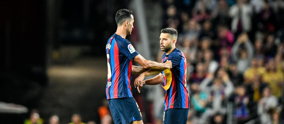 Busquets y Jordi Alba, en un partido de esta temporada