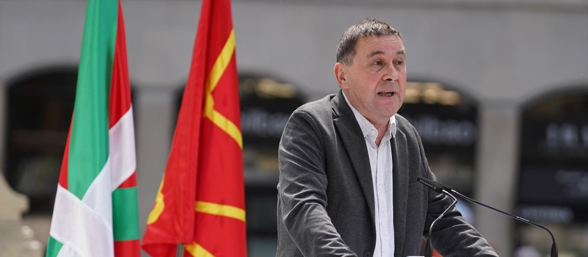 El coordinador general de EH Bildu, Arnaldo Otegi, interviene durante la celebración  del 12º aniversario de la creación de EH Bildu, en el Arenal, a 6 de mayo de 2023, en Bilbao, Vizcaya, País Vasco (España). Euskal Herria Bildu (EH Bildu) fue fundado hace 12 años como una coalición de varios partidos políticos y de candidatos independientes. En 2014 se inscribió como partido en el Ministerio del Interior de España.
06 MAYO 2023;BILBAO;PAIS VASCO;OTEGUI;EH BILDU;12 ANIVERSARIO
H.Bilbao / Europa Press
06/5/2023