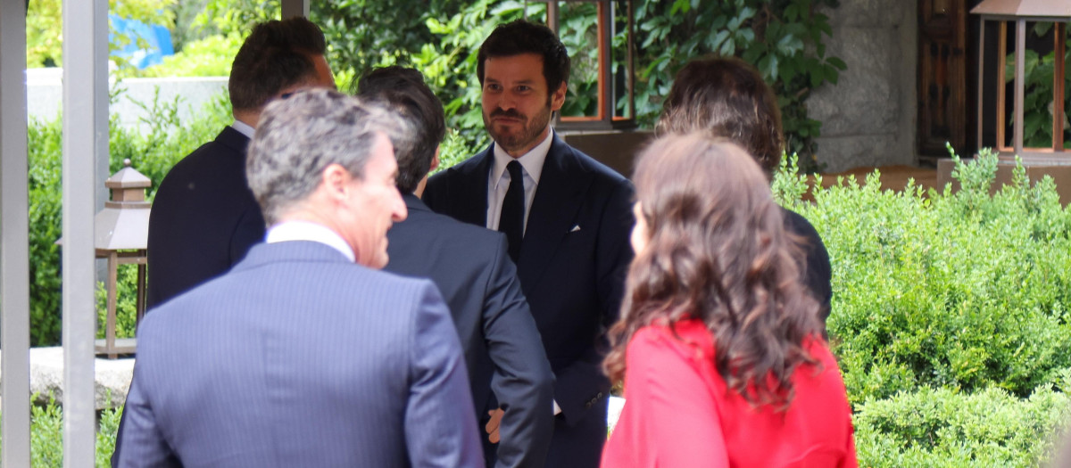 arrival at the wedding of Willy Bárcenas andLoreto Sesma  on Saturday, May 27, 2023