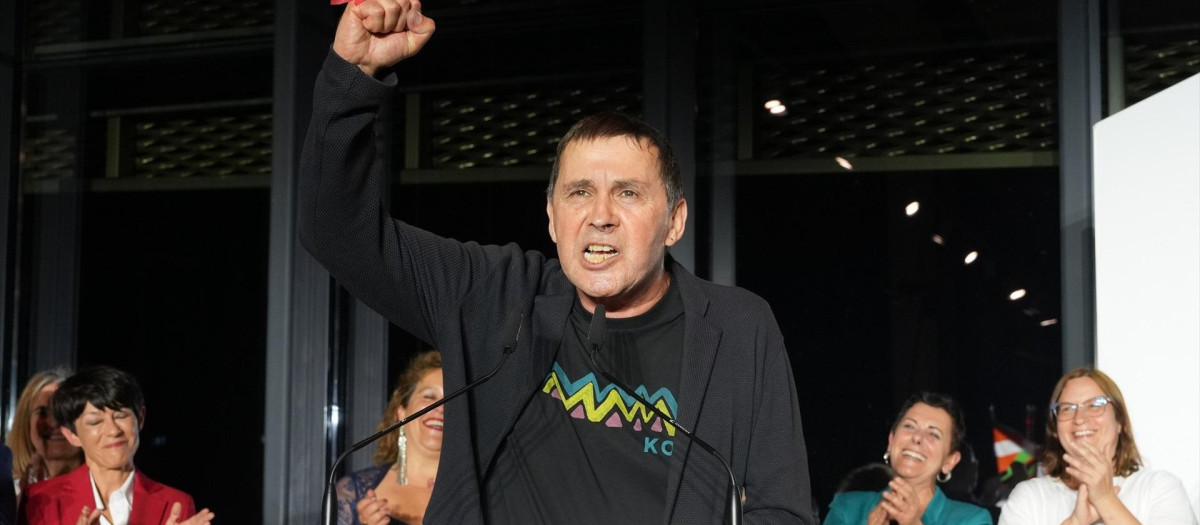 El coordinador general de EH Bildu, Arnaldo Otegi, en la noche electoral