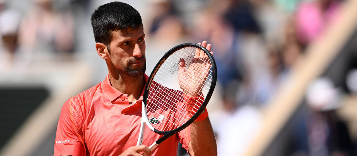 Novak Djokovic ha ganado sin problemas en su debut en Roland Garros