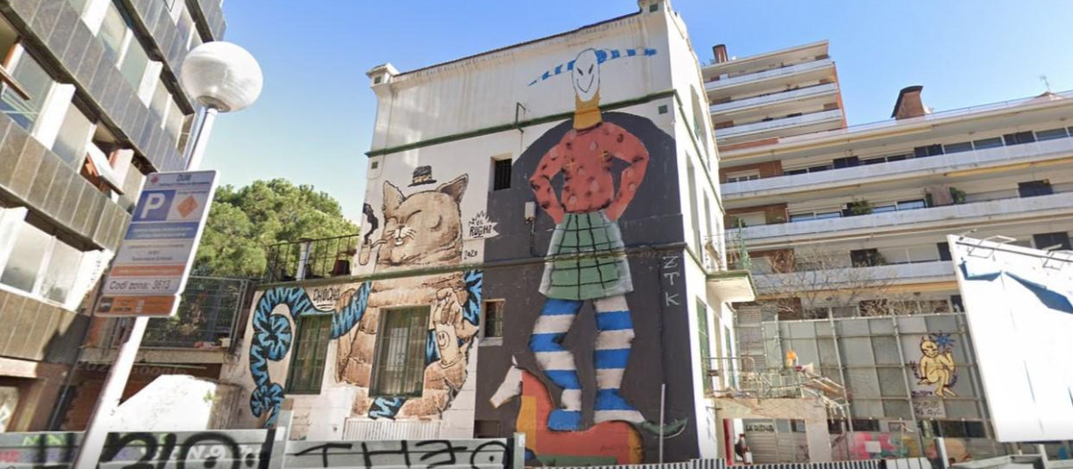 Centro social okupado La Ruïna, en el barrio de la Bonanova, en Barcelona