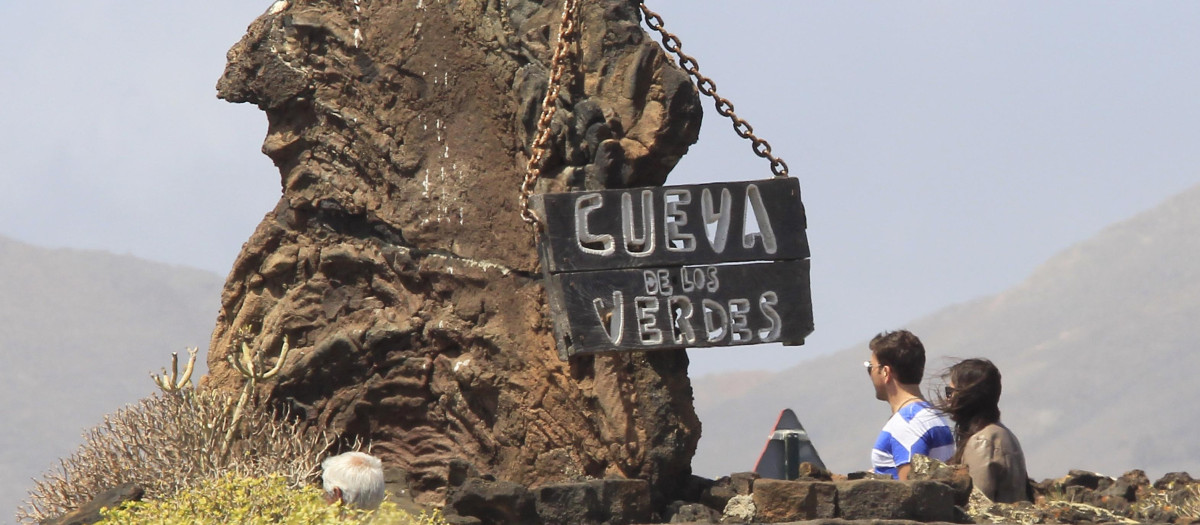 Entrada a la Cueva de los Verdes