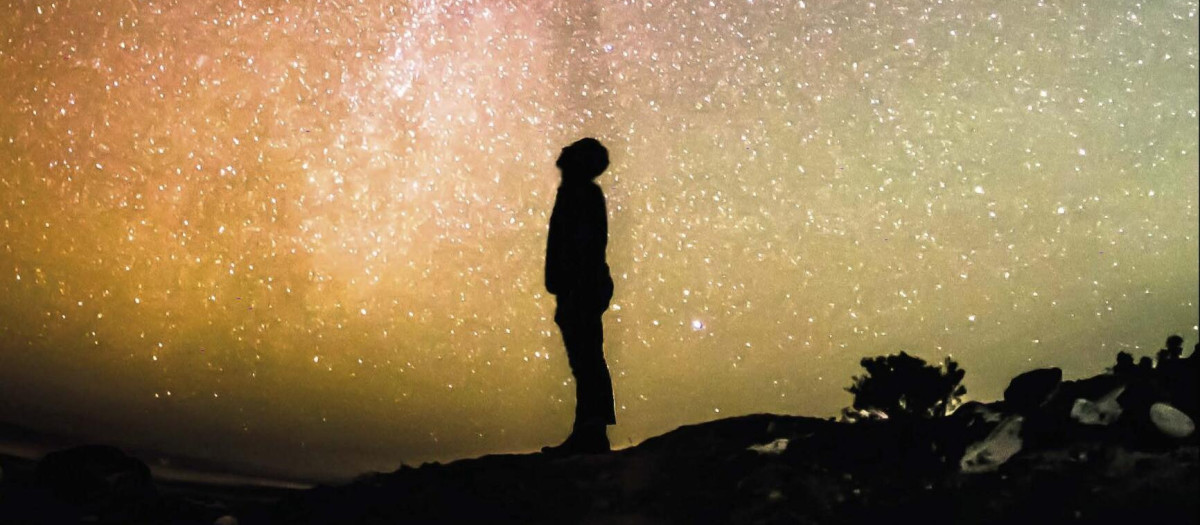 Portada de «Un universo en evolución» de Manuel Alfonseca