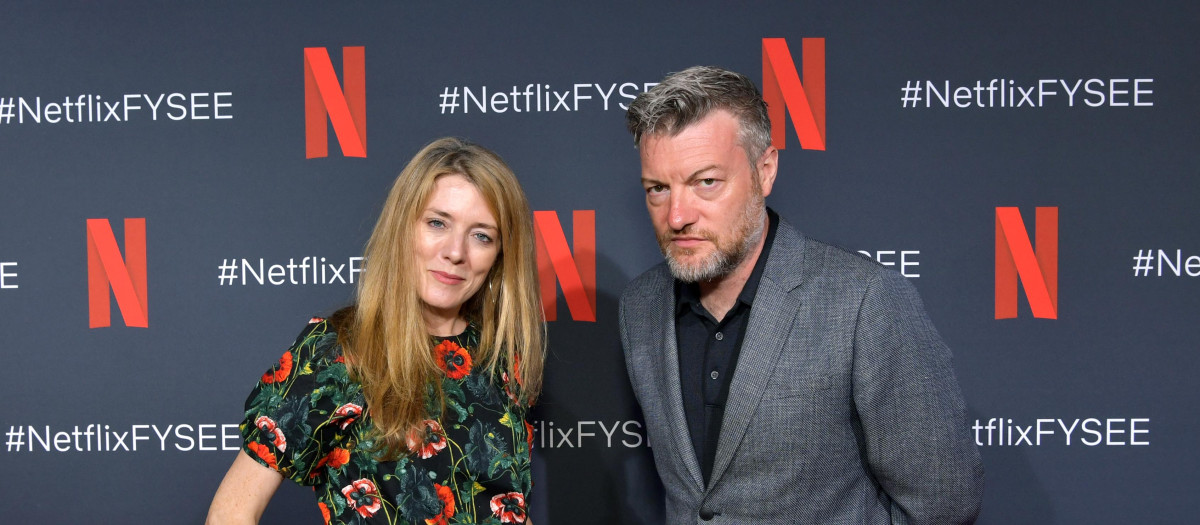 Los procutores Annabel Jones and Charlie Brooker durante la presentación de la película interactiva de Black Mirror en Netflix