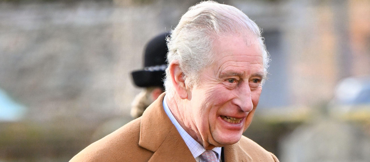 Carlos III en una de las muchas visitas a su casa de campo de Sandringham