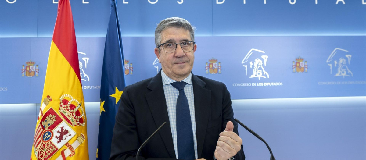 El portavoz del PSOE en el Congreso, Patxi López, durante una rueda de prensa anterior a la Junta de Portavoces, a 9 de mayo de 2023, en Madrid (España).
09 MAYO 2023;RUEDAS;PORTAVOCES;CONGRESO;CONGRESO DE LOS DIPUTADOS;JUNTA
Alberto Ortega / Europa Press
09/5/2023