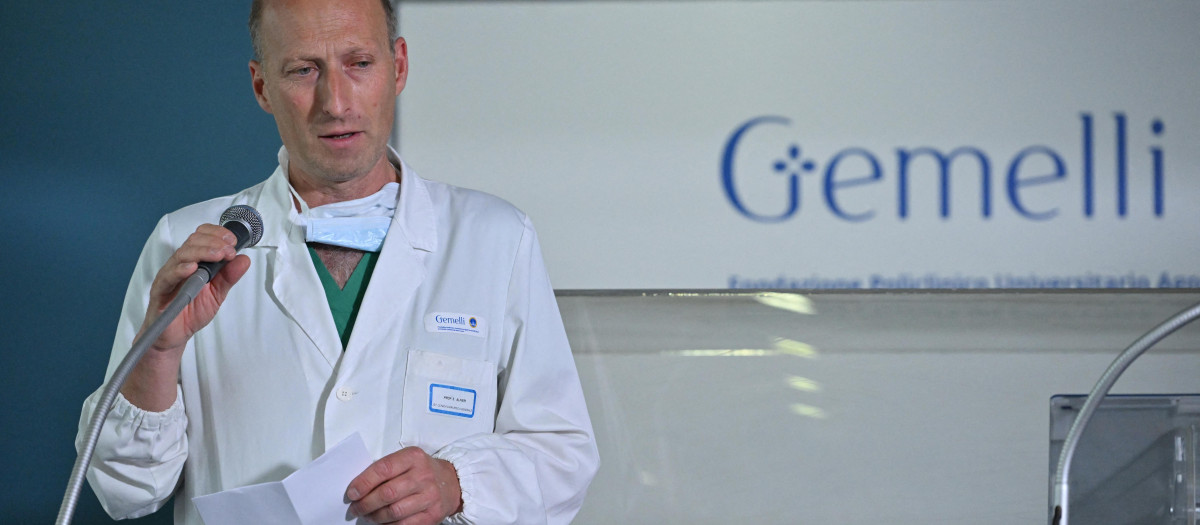 Director of the department of Abdominal and Endocrine Metabolic Medical and Surgical Sciences at the Gemelli hospital, professor Sergio Alfieri speaks to the media on June 7, 2023 at the Gemelli hospital in Rome. Pope Francis underwent an operation for an abdominal hernia on June 7 at a Rome hospital, which was completed 'without complications', the Vatican said. The Pope is 'doing well' and 'joking' after surgery, Alfieri said. (Photo by Tiziana FABI / AFP)