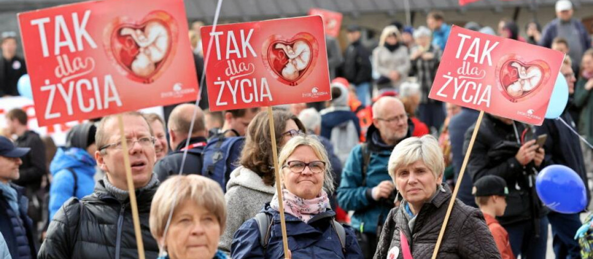 Manifestantes provida en Polonia