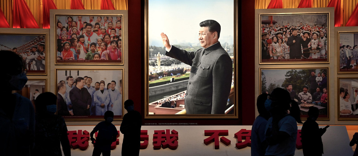 Imágenes del presidente chino Xi Jinping en el Museo del Partido Comunista de China en Pekín