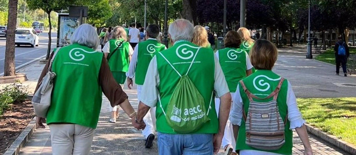 Voluntarios de la AECC en Córdoba en una actividad.