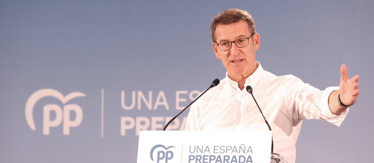 El presidente del Partido Popular, Alberto Núñez Feijóo, interviene durante la Junta Directiva del Partido Popular de las Islas Baleares en el Centro de Convenciones Hipotels Platja de Palma, a 15 de junio de 2023, en Palma de Mallorca, Mallorca, Baleares (España). Feijóo ha participado hoy en la Junta Directiva del PP de Baleares, donde han ocurrido las negociaciones para alcanzar un acuerdo entre el Partido Popular y Vox para investir a Marga Prohens como presidenta del Govern y para la formación de gobierno en varias instituciones de las Islas Baleares.
15 JUNIO 2023;PARTIDO POPULAR;PP;FEIJÓO;PP BALEAR;PALMA;
Isaac Buj / Europa Press
15/6/2023
